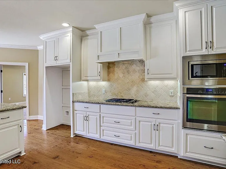 987 N Azalea Dr — Photo 11
