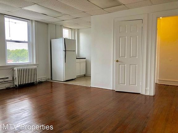 4th image of 307 Dolphin St Unit 3-F