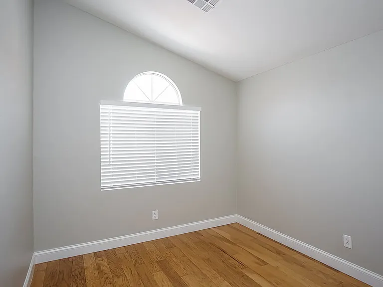 537 Bay Bridge Dr — Photo 11