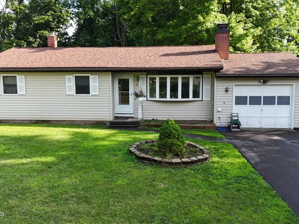 8 Sand Road, Castleton, NY 12033