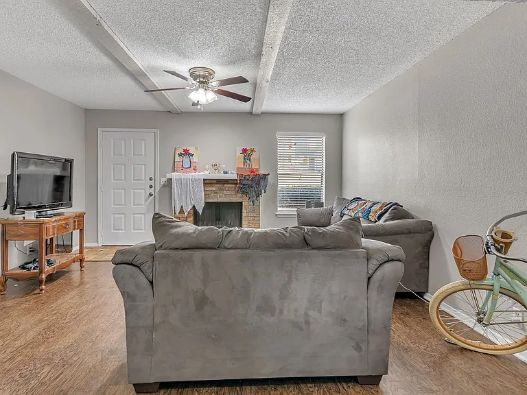 3808-3814 Coates Cir — Photo 33
