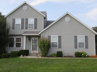 1653 Barnsley Ct, Lowell, MI 49331