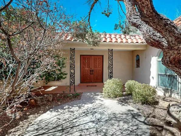 7827 Academy Trl NE, Albuquerque, NM 87109