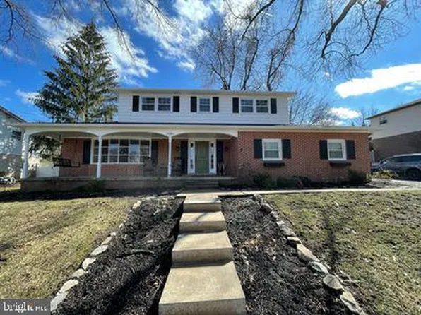 2980 Forrest Ln, York, PA 17402