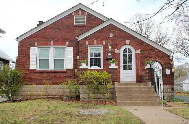 1st image of 2412 Hartland Ave