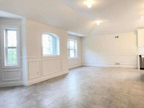 3rd image of 5 Herbert St #2F