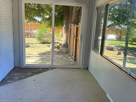 3rd image of 2203 Colorado Ave
