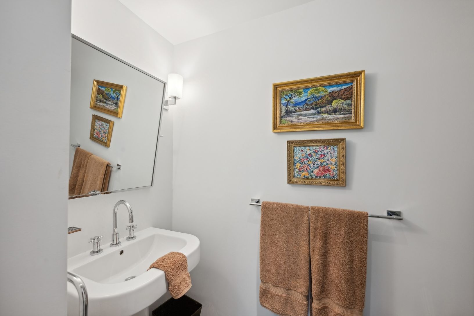  Guest Room Bathroom