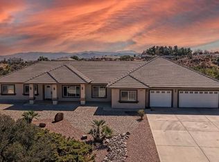 9773 Desmond Dr, Oak Hills, CA 92344