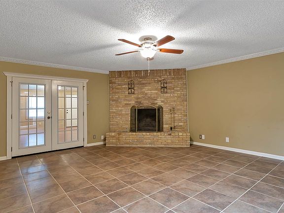 5th image of 1413 Emerald Dr