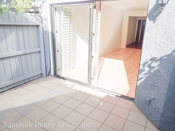 4th image of 1044 20th St APT G