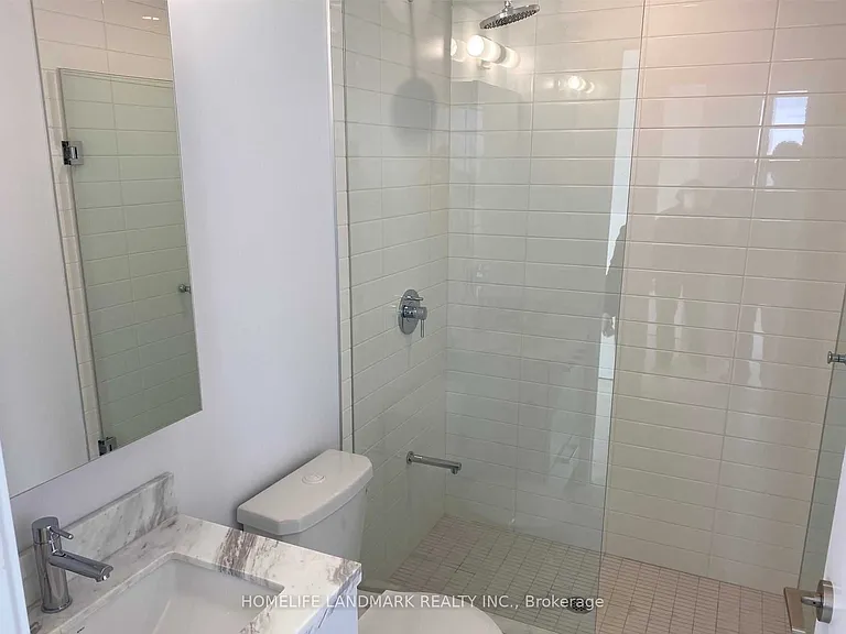 2221 Yonge St #5009 — Photo 4