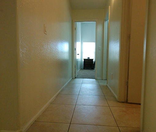 4th image of 2125 S 101st Dr