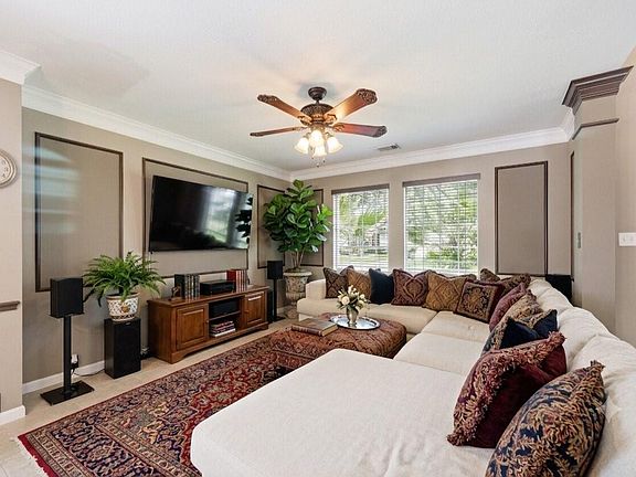 5th image of 2202 Parkview Ln