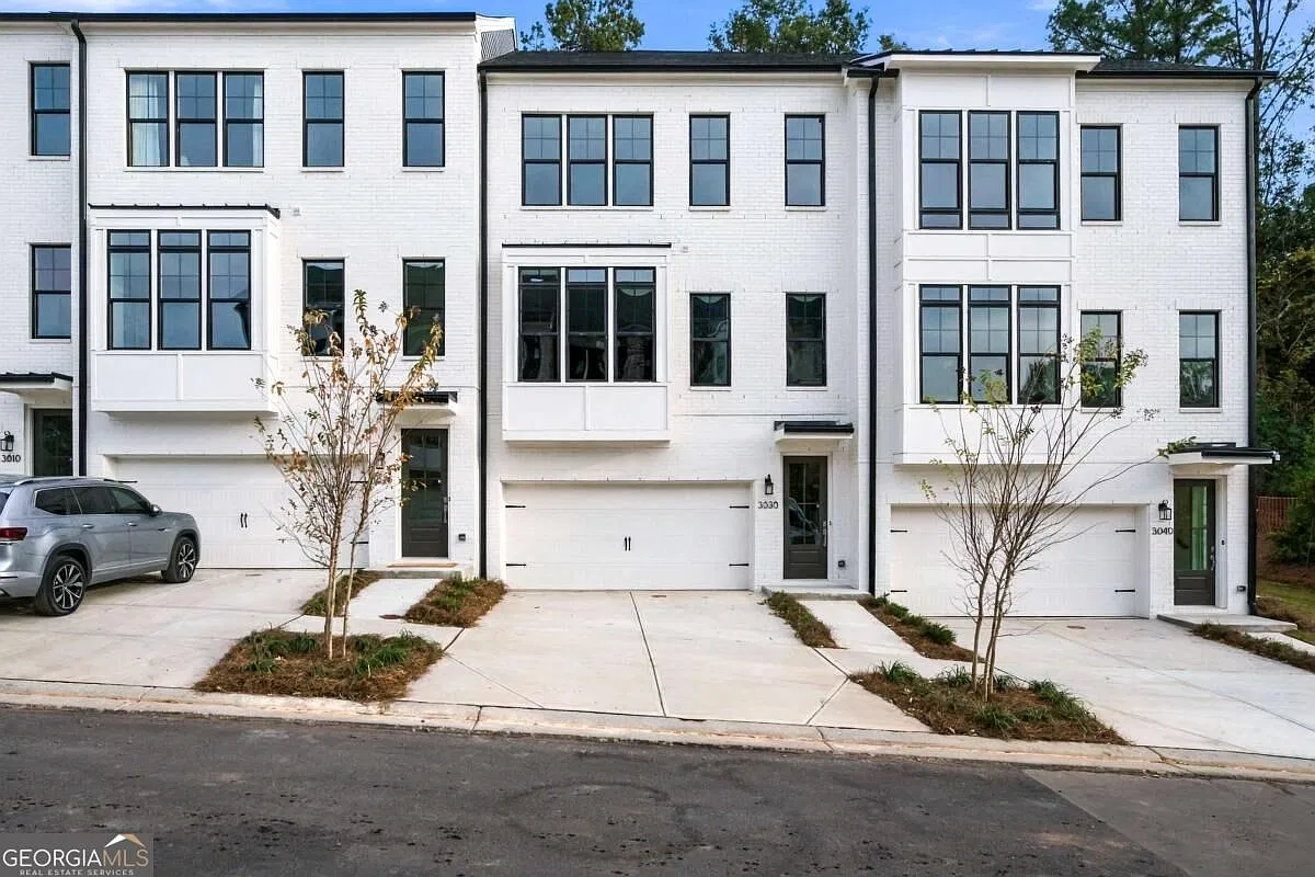 3 bed, 3.5 bath, 2631 sqft, $5,000 — Photo 1