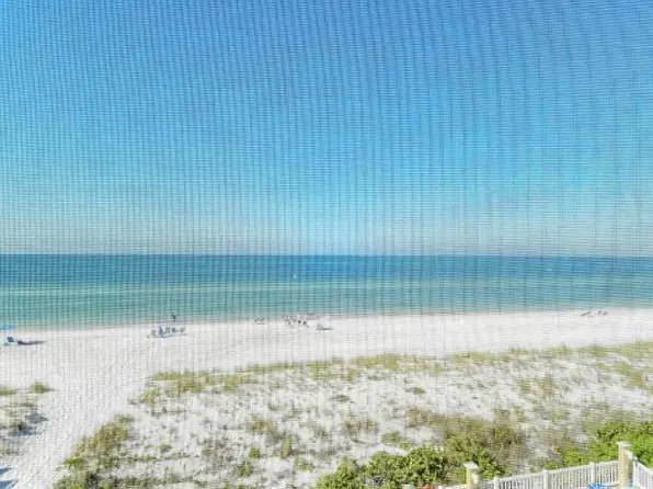 1800 Gulf Dr N Unit 211, Bradenton Beach, FL 34217