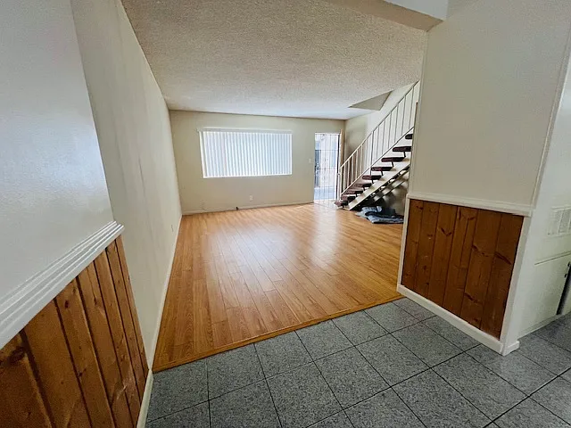 1147 Irving Ave #A — Photo 13