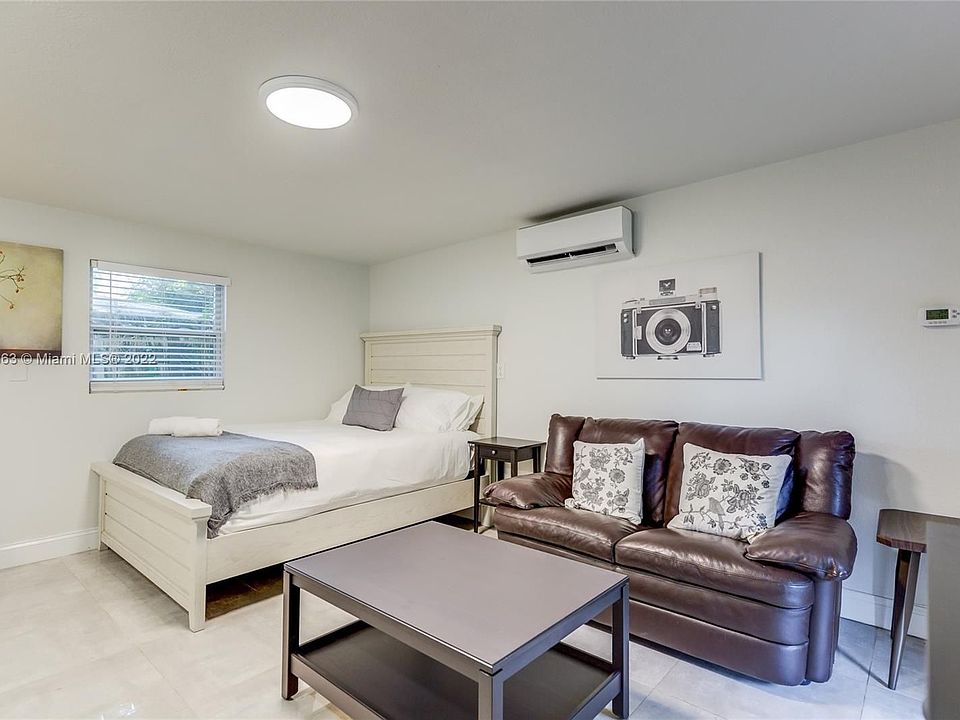 1st image of 1510 SW 25th St #1