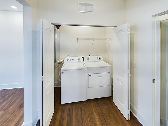 5th image of 620 Victory Ln #12-101