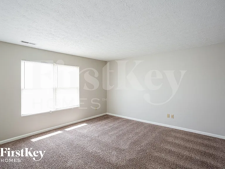 6802 N Denton Ct — Photo 10