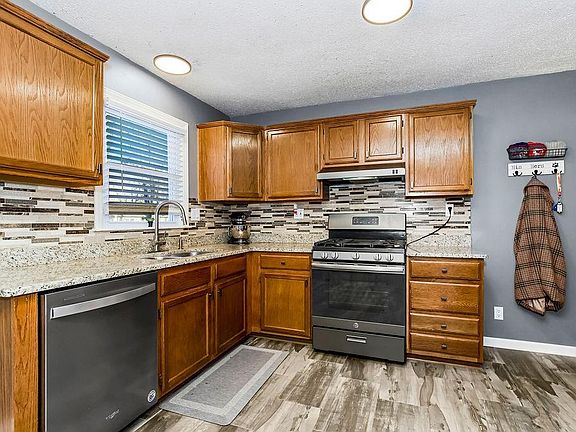 5th image of 7721 W 66th Ter