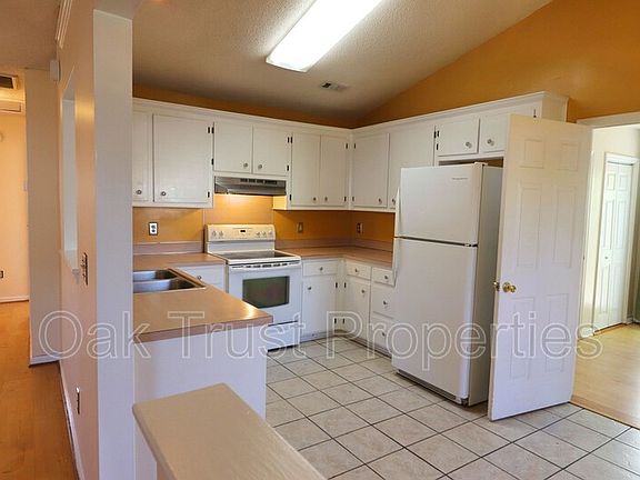 5th image of 8538 Roanoke Dr
