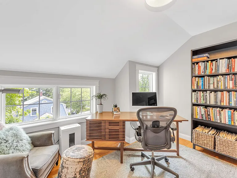 11 Chase Ave — Photo 18