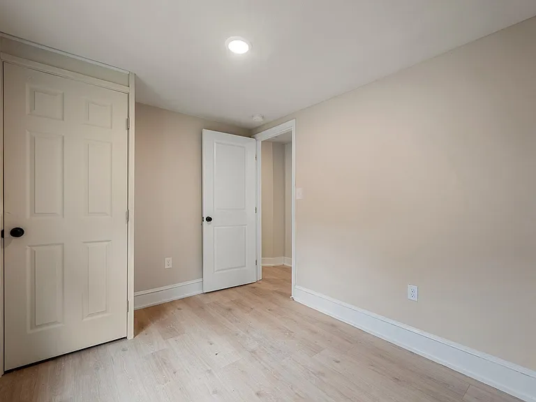 553 Highland Ave — Photo 14
