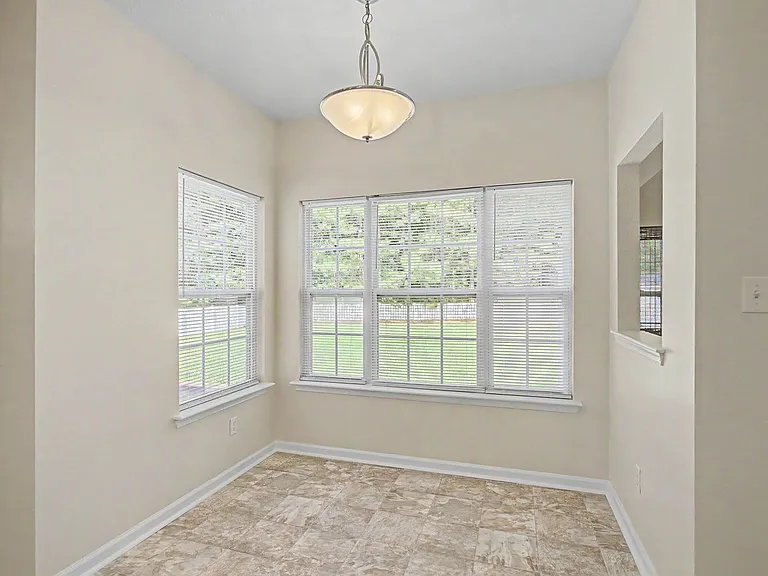 354 Canaan Cir — Photo 5