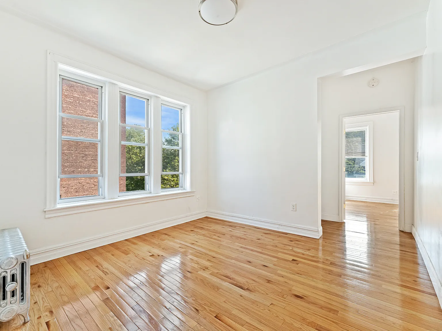 862 East 17th Street — Photo 2