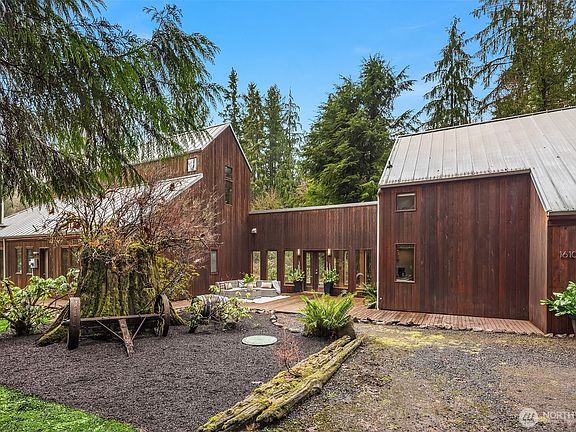 2nd image of 16109 Kelly Road NE