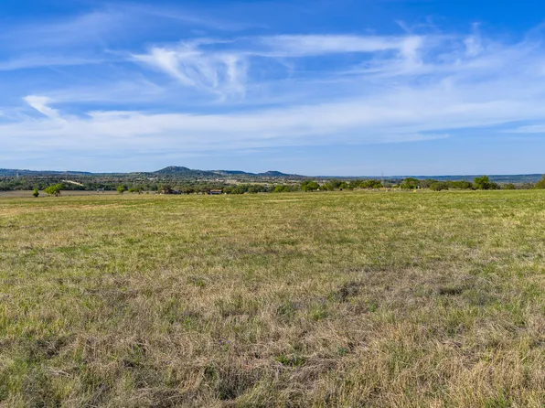 0002 Clearwater, Comfort, TX 78013