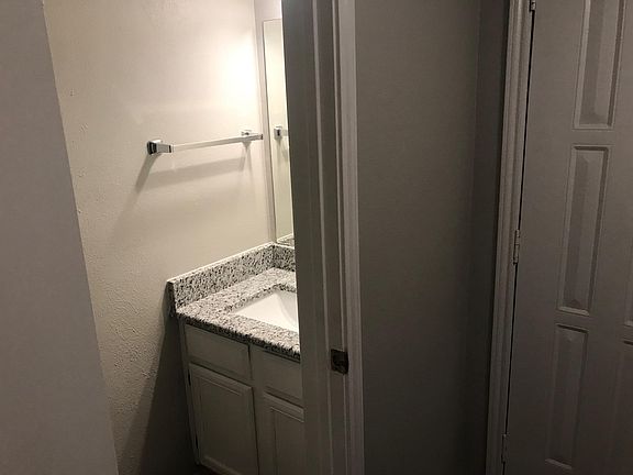 5th image of 2535 Wedglea Dr