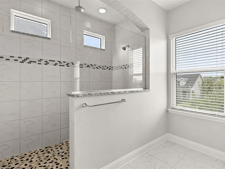 13785 Behring Ave — Photo 22