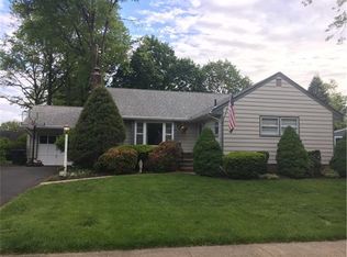 80 Mason Dr, Metuchen, NJ 08840