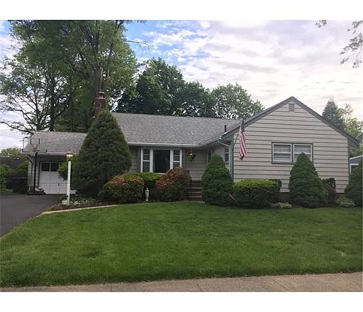 80 Mason Dr photo 1