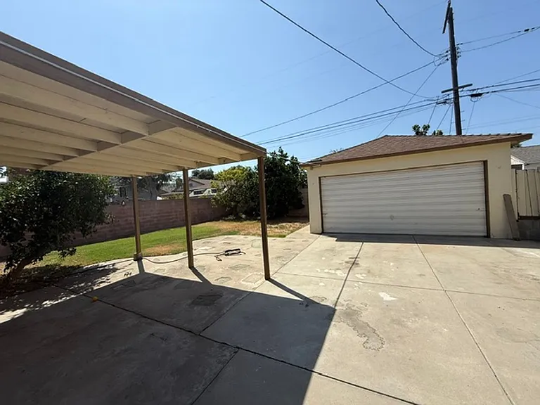 6008 Greenmeadow Rd — Photo 20