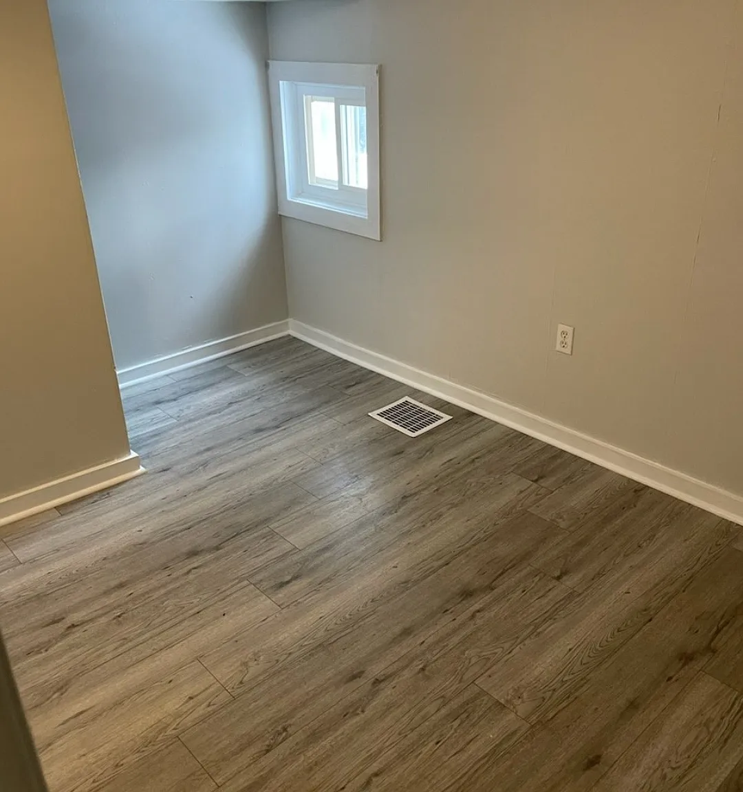 3 bed, 1100 sqft, $1,595 — Photo 3
