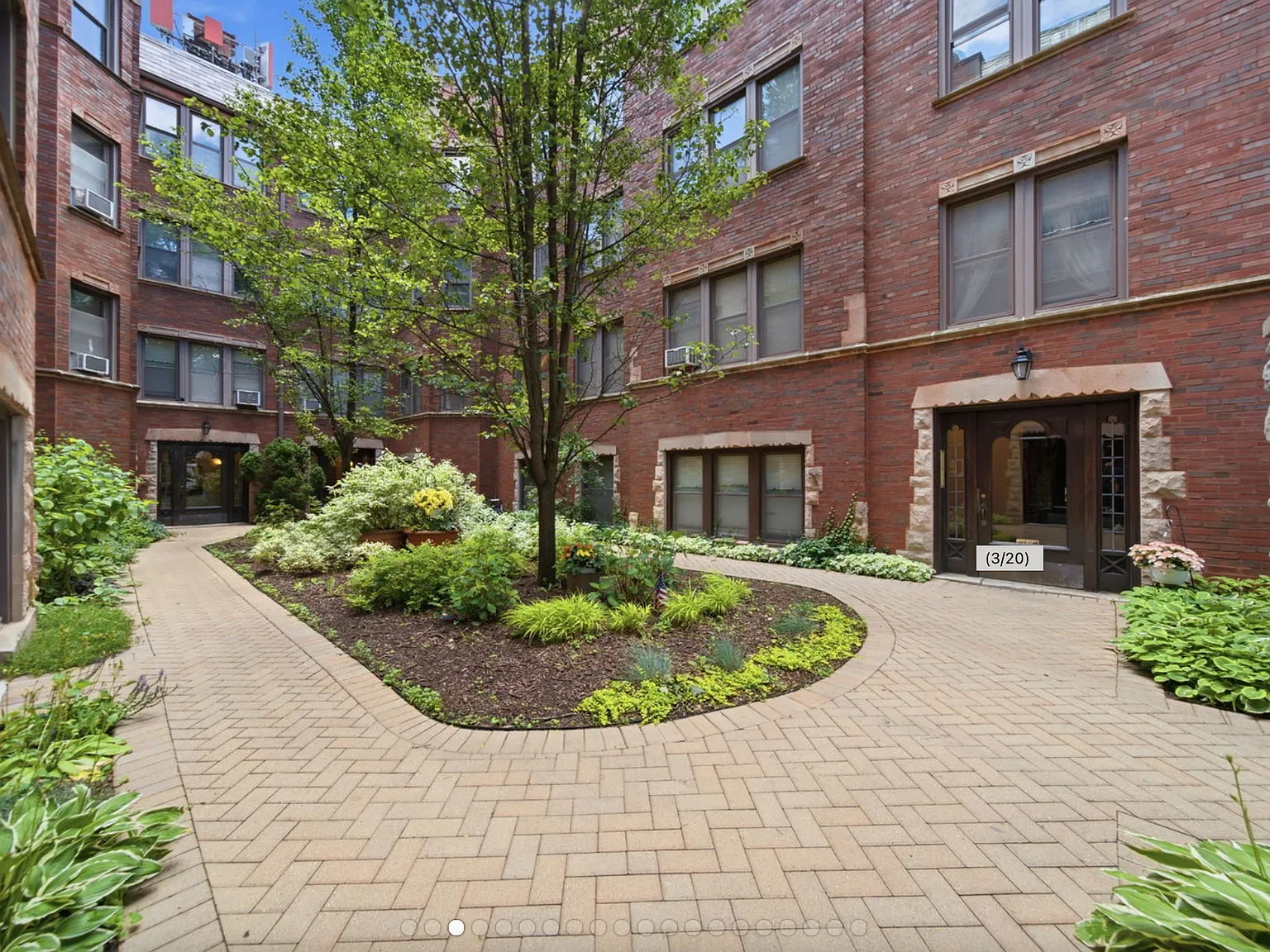 2 bed, 784 sqft, $1,750 — Photo 2