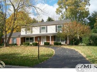 1854 Hunters Ridge Dr, Bloomfield Hills, MI 48304