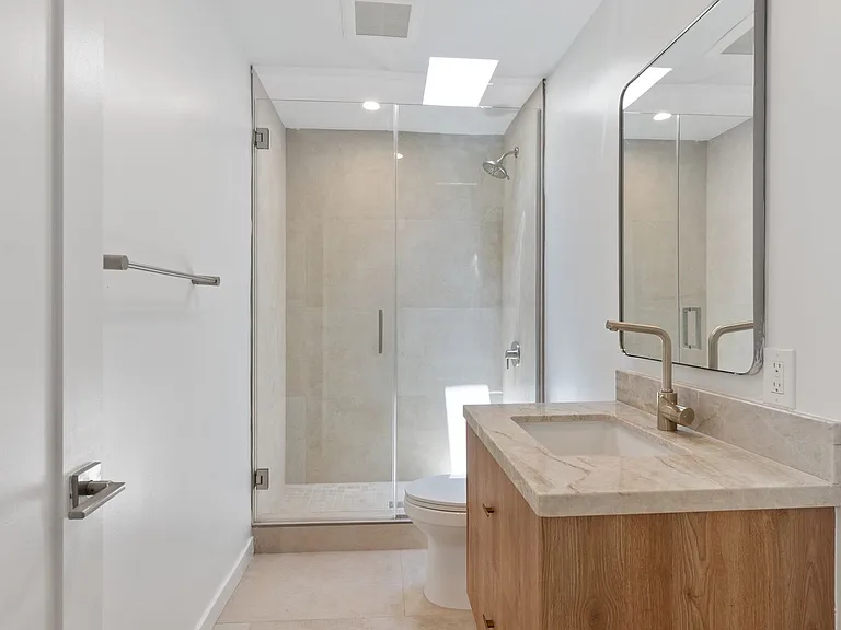 1105 N. Coast Highway | Sand Castle Apartments — Photo 8