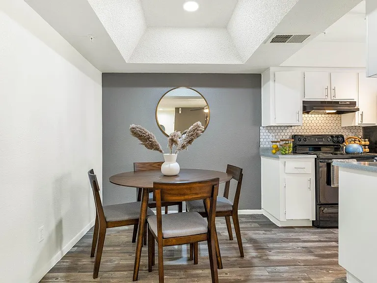 Glen Brae Apartments — Photo 24