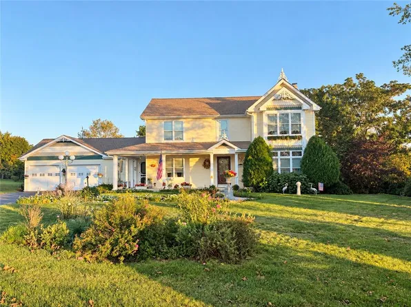 5135 Stahley Dr, Schnecksville, PA 18078