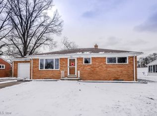 702 Penny St SE, North Canton, OH