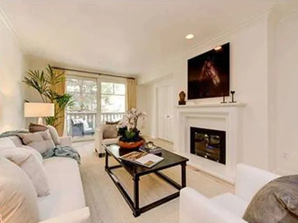 430 N Oakhurst Dr Unit 106, Beverly Hills, CA 90210