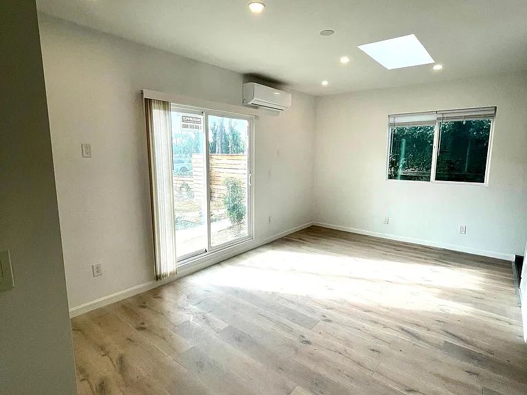 5700 Vanalden Ave #1/2 — Photo 6