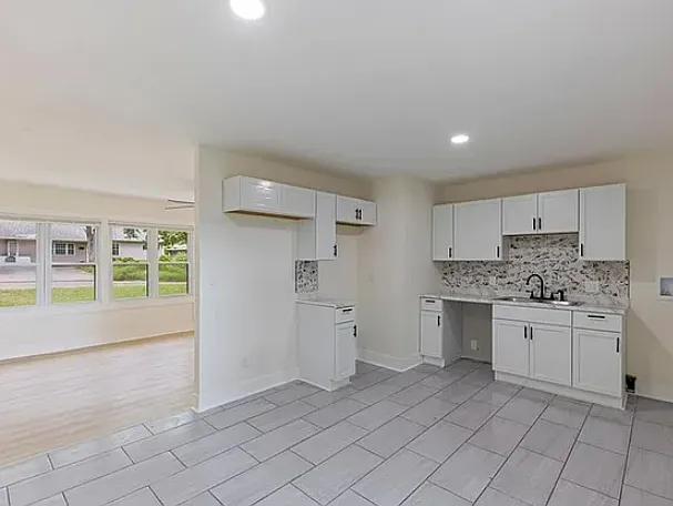 3 bed, 912 sqft, $1,700 — Photo 3