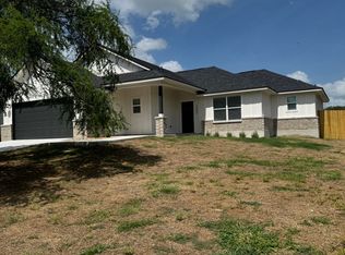 2000 OWENS AVE, Three Rivers, TX 78071