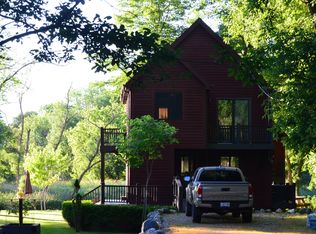 2520 W Bonniwell Rd, Mequon, WI 53097