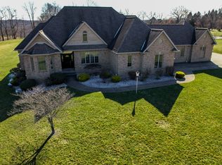 303 Rolling Hills Ln, Mars, PA 16046